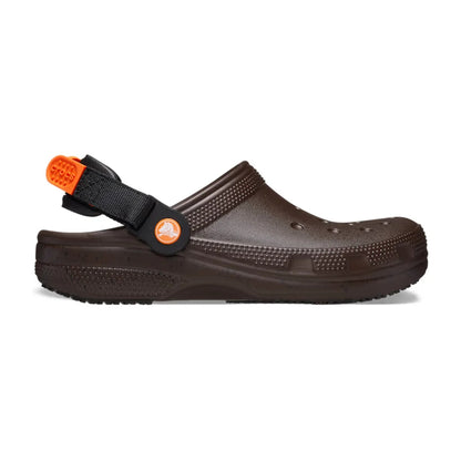 crocs-gallery-color:coffee; color:Coffee; alt:ALT100; file:209952_21Q-ALT100