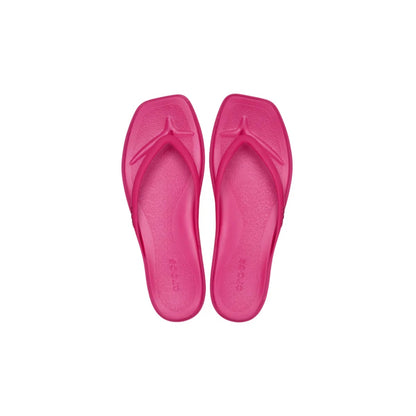 crocs-gallery-color:dragon fruit; color:Dragon Fruit; alt:ALT100; file:211435_6ZQ-ALT100