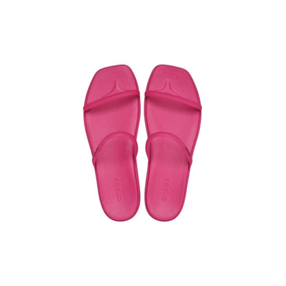 crocs-gallery-color:dragon fruit; color:Dragon Fruit; alt:ALT120; file:209795_6ZQ-ALT120